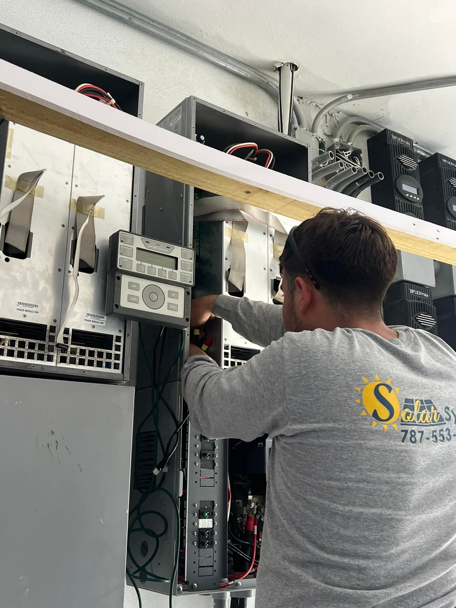 Instalacion de paneles solares y almacenamiento de bateria en Puerto Rico por Solar & Electric System